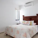 Agradable Casa Con Terraza Y Vista A La Alberca